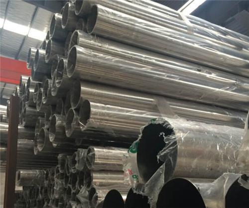 904L不銹鋼管陰極與陽極面積比，陰極面積控制在陽極面積的1/2.在此情況下，可以防止價格的增長，過多的價格在陽極表面被氧化成價格